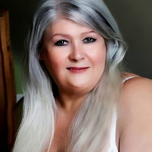 Meet your Posher, Bonita